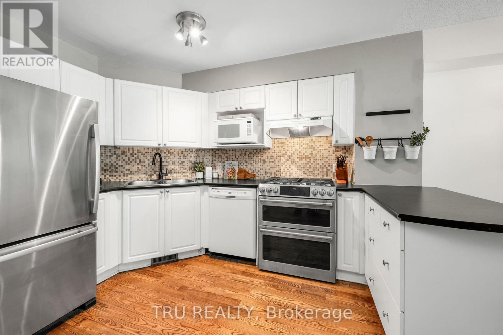 27 CELEBRATION STREET - 6