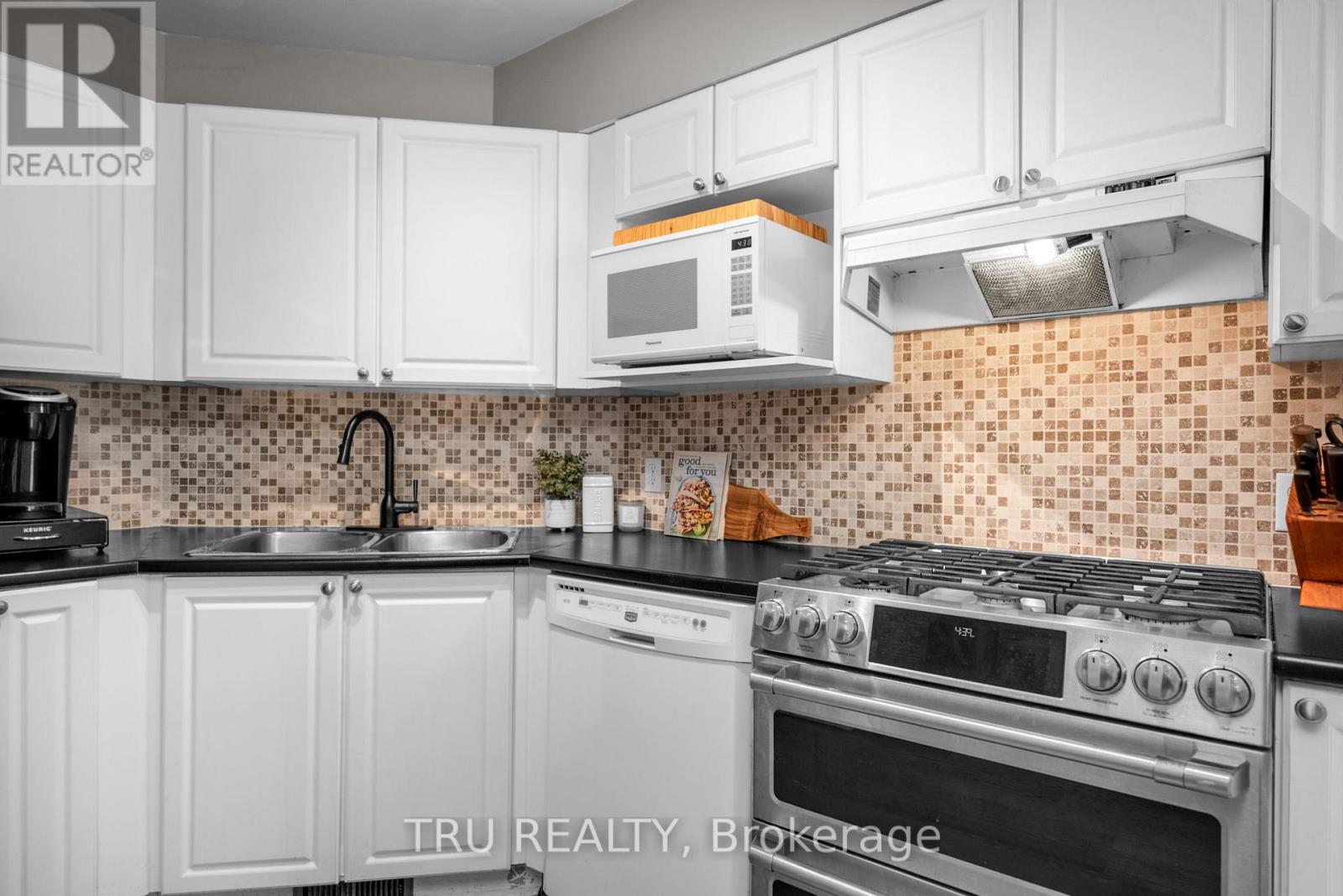 27 CELEBRATION STREET - 8