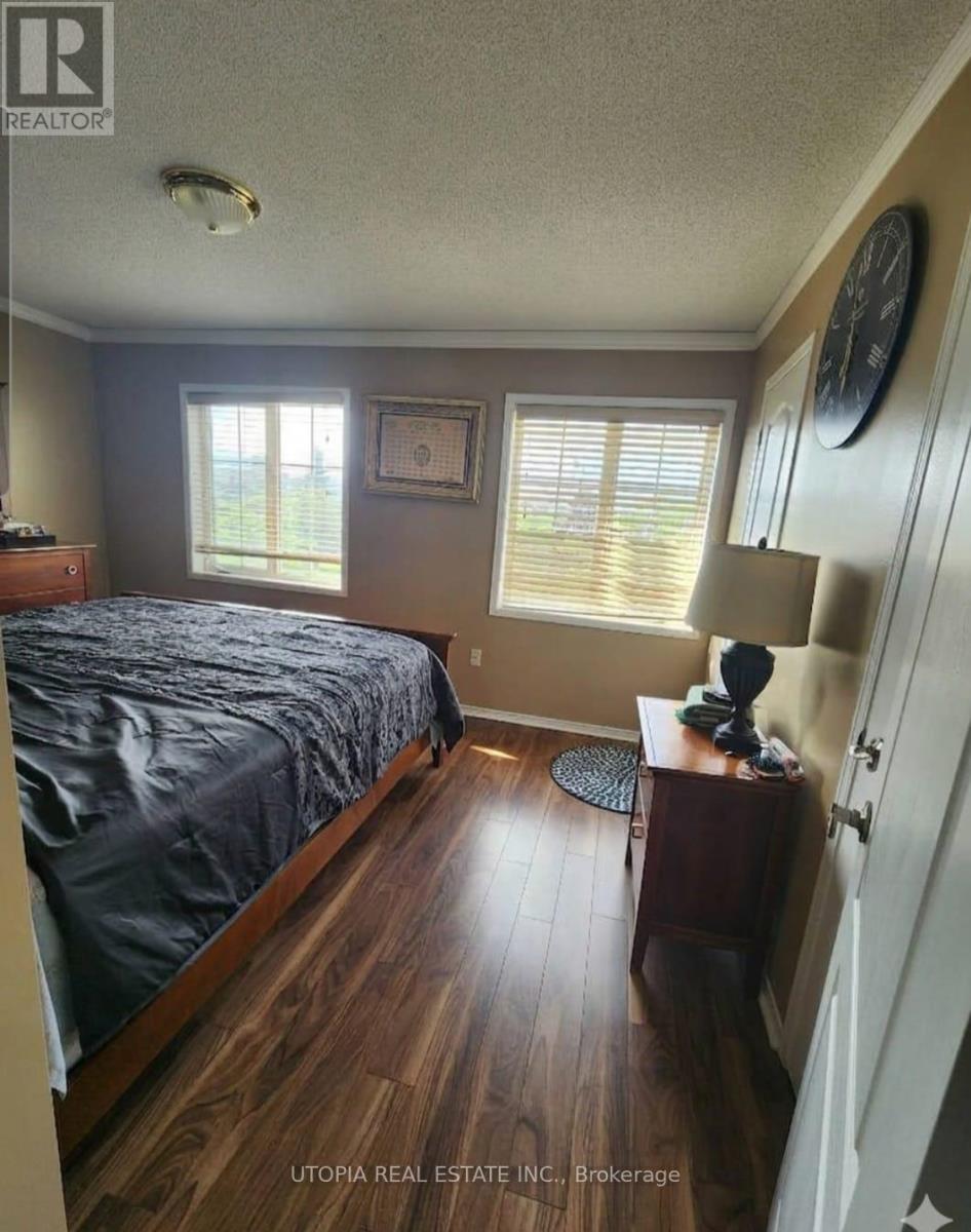 26 LUCENA CRESCENT - 16