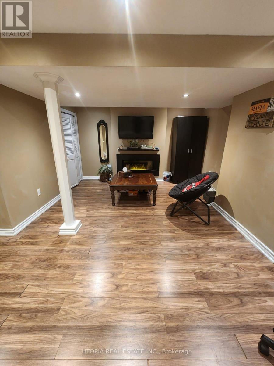 26 LUCENA CRESCENT - 20