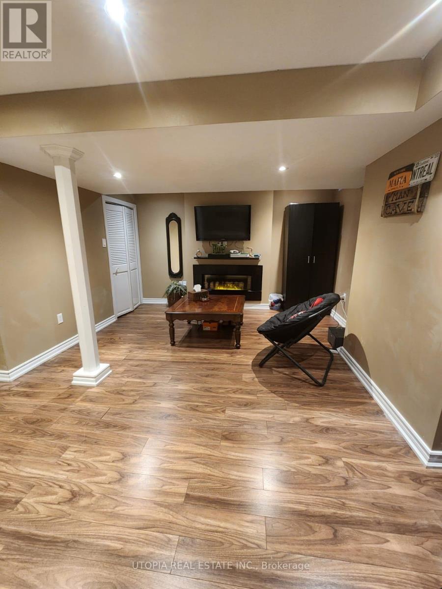 26 LUCENA CRESCENT - 22
