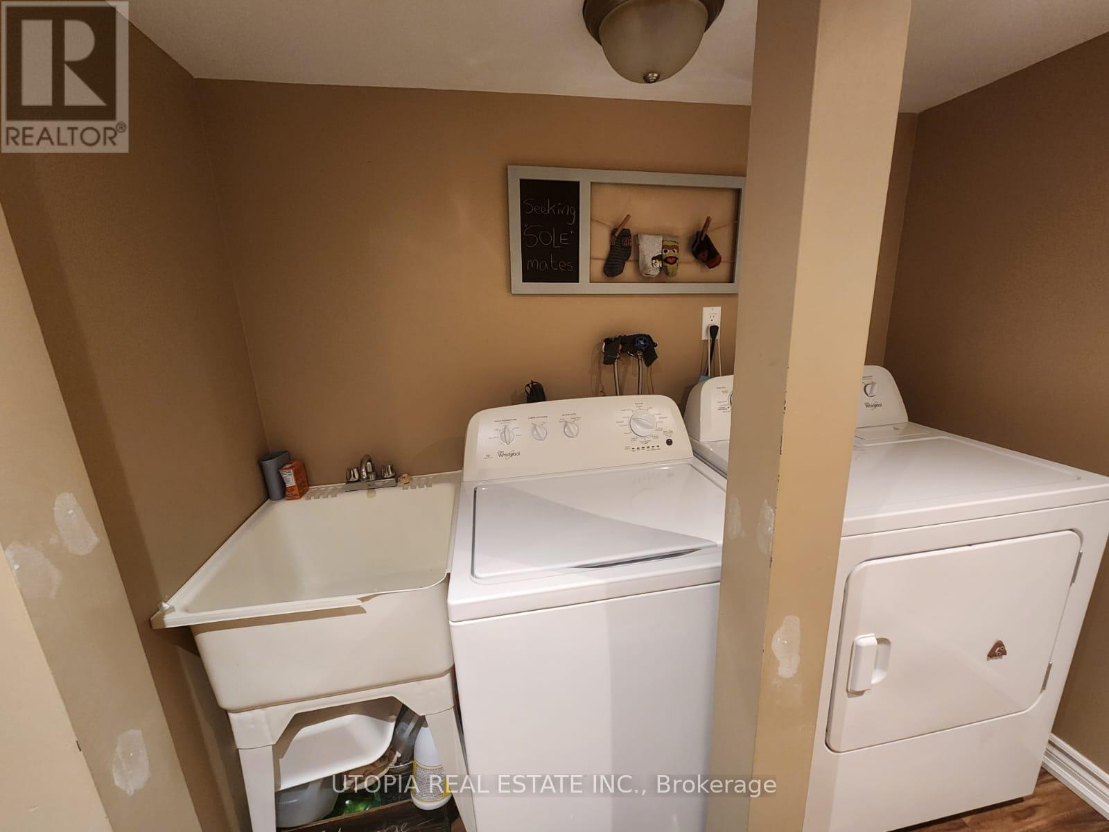 26 LUCENA CRESCENT - 30
