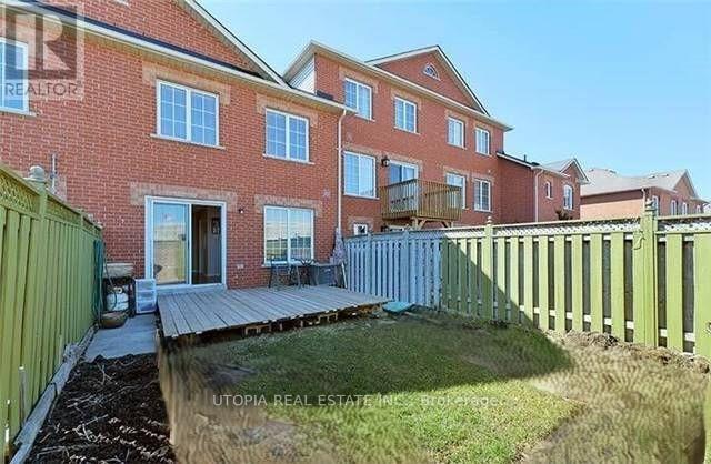 26 LUCENA CRESCENT - 32