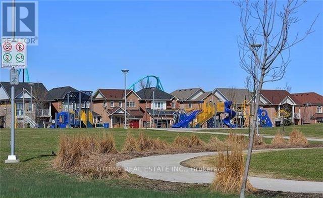 26 LUCENA CRESCENT - 33