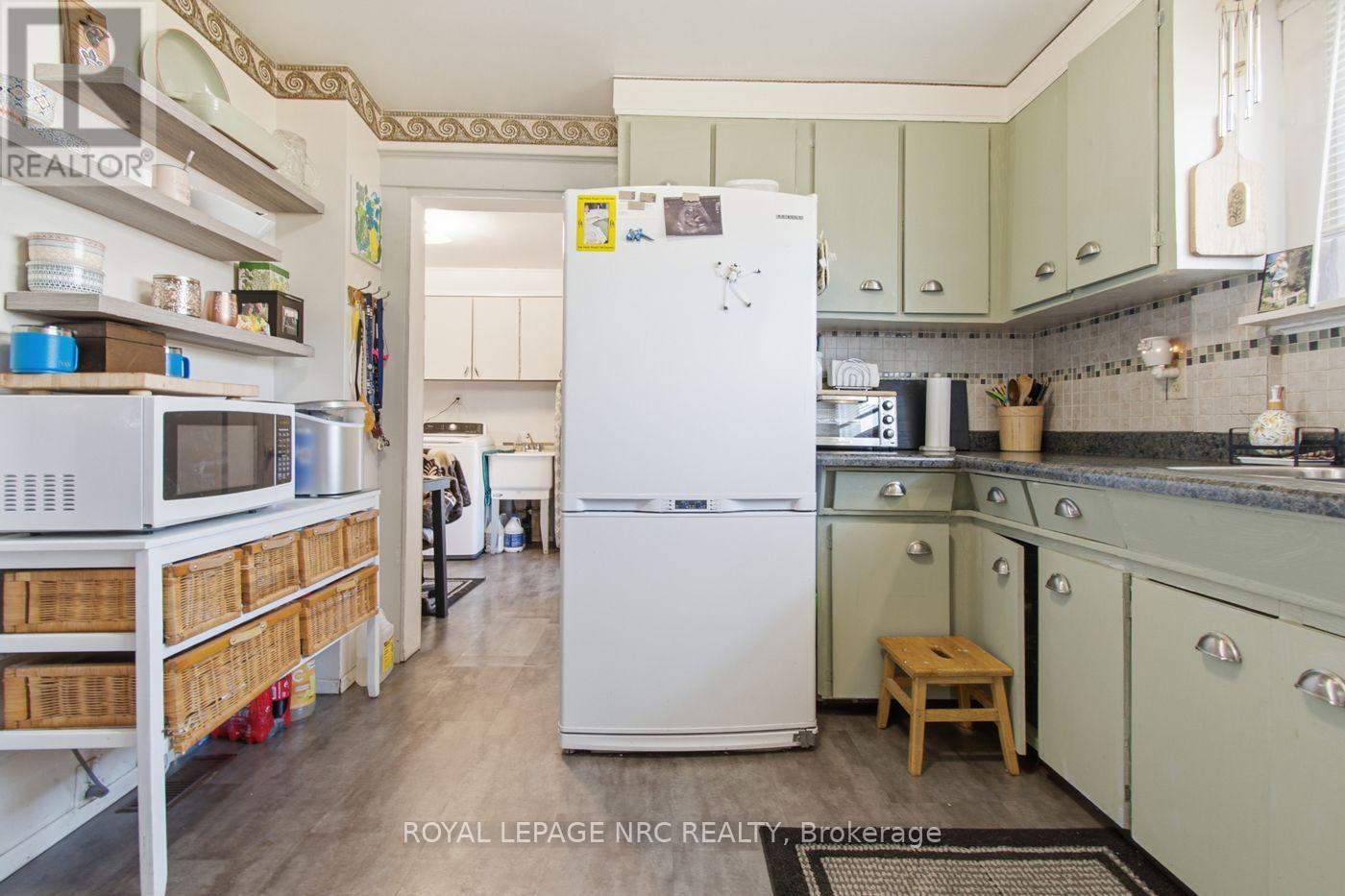 267 KILLALY STREET E - 15