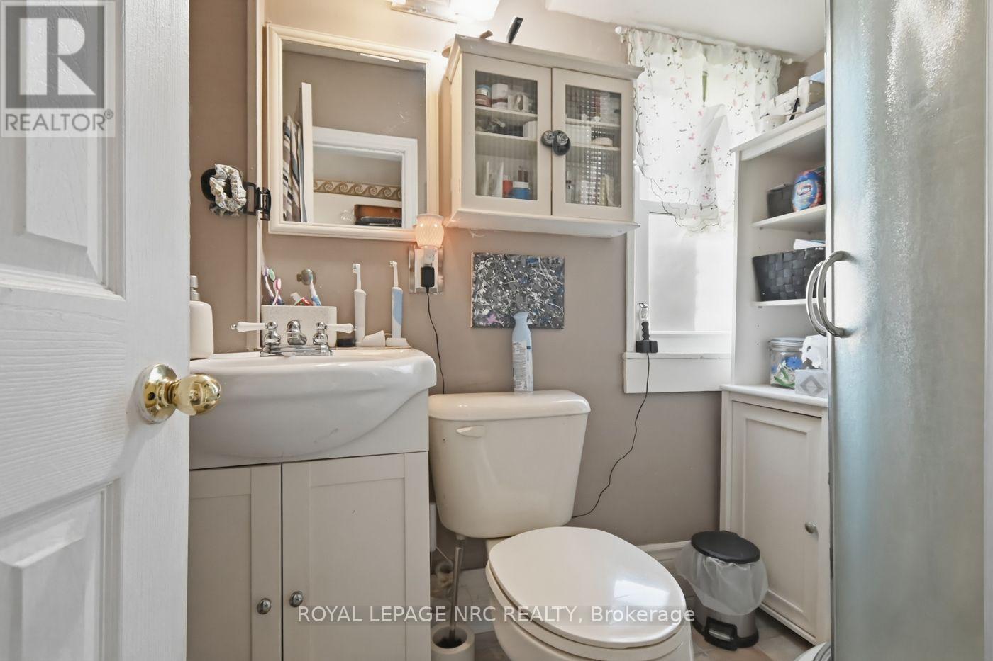 267 KILLALY STREET E - 16