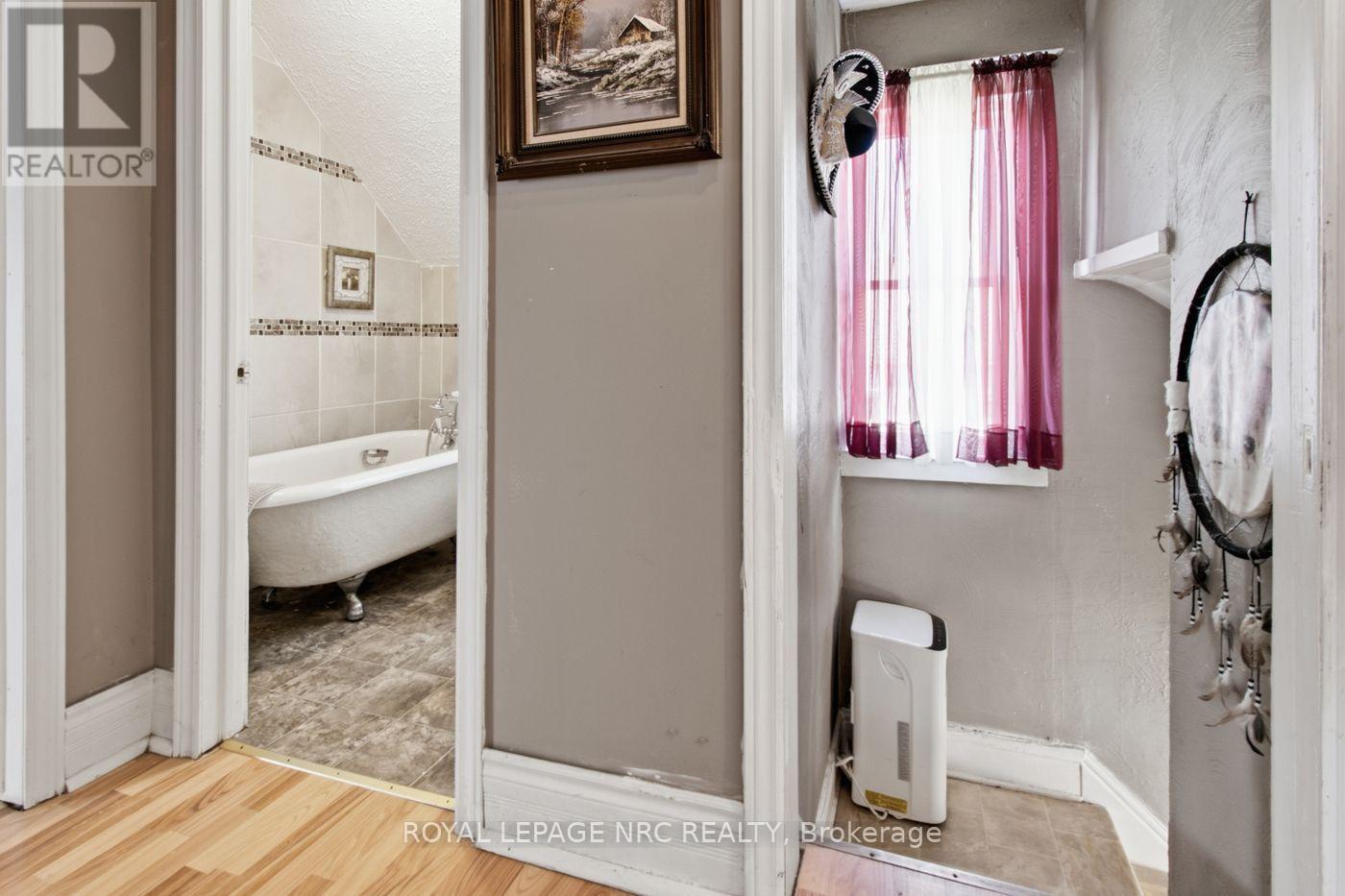 267 KILLALY STREET E - 23