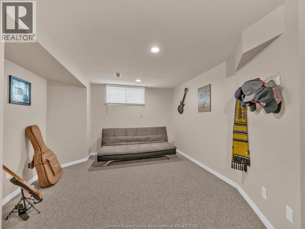 130 Pheasant Run DRIVE - 37