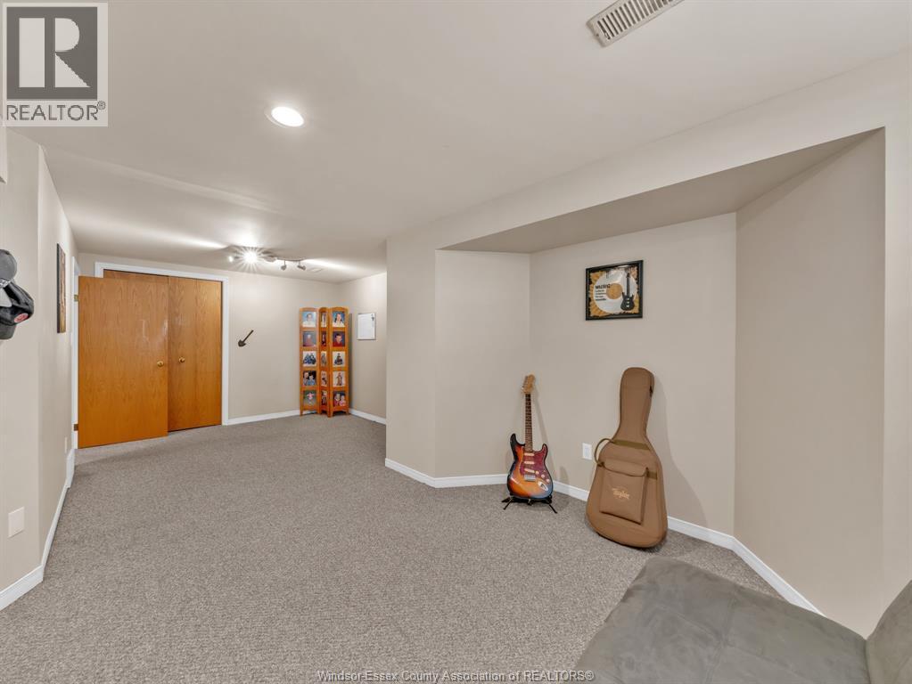 130 Pheasant Run DRIVE - 38