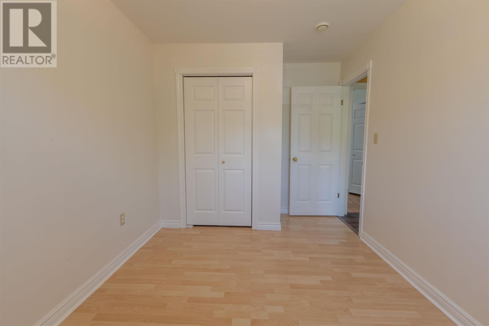 124 Westridge Crescent - 23