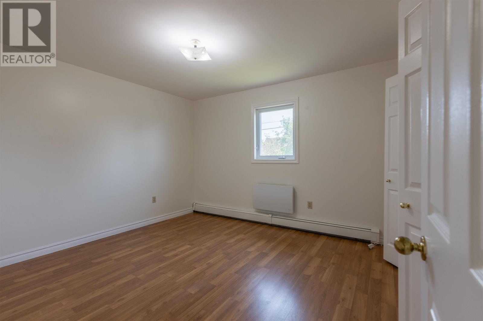 124 Westridge Crescent - 26
