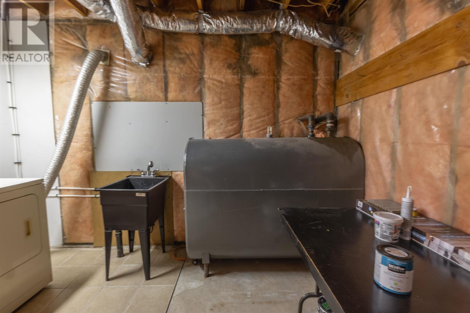 124 Westridge Crescent - 40