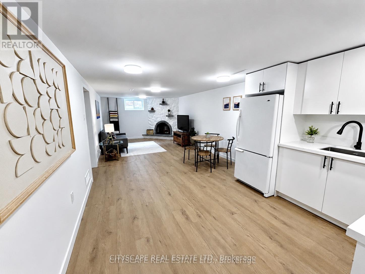 39 CAROUSEL AVENUE - 15