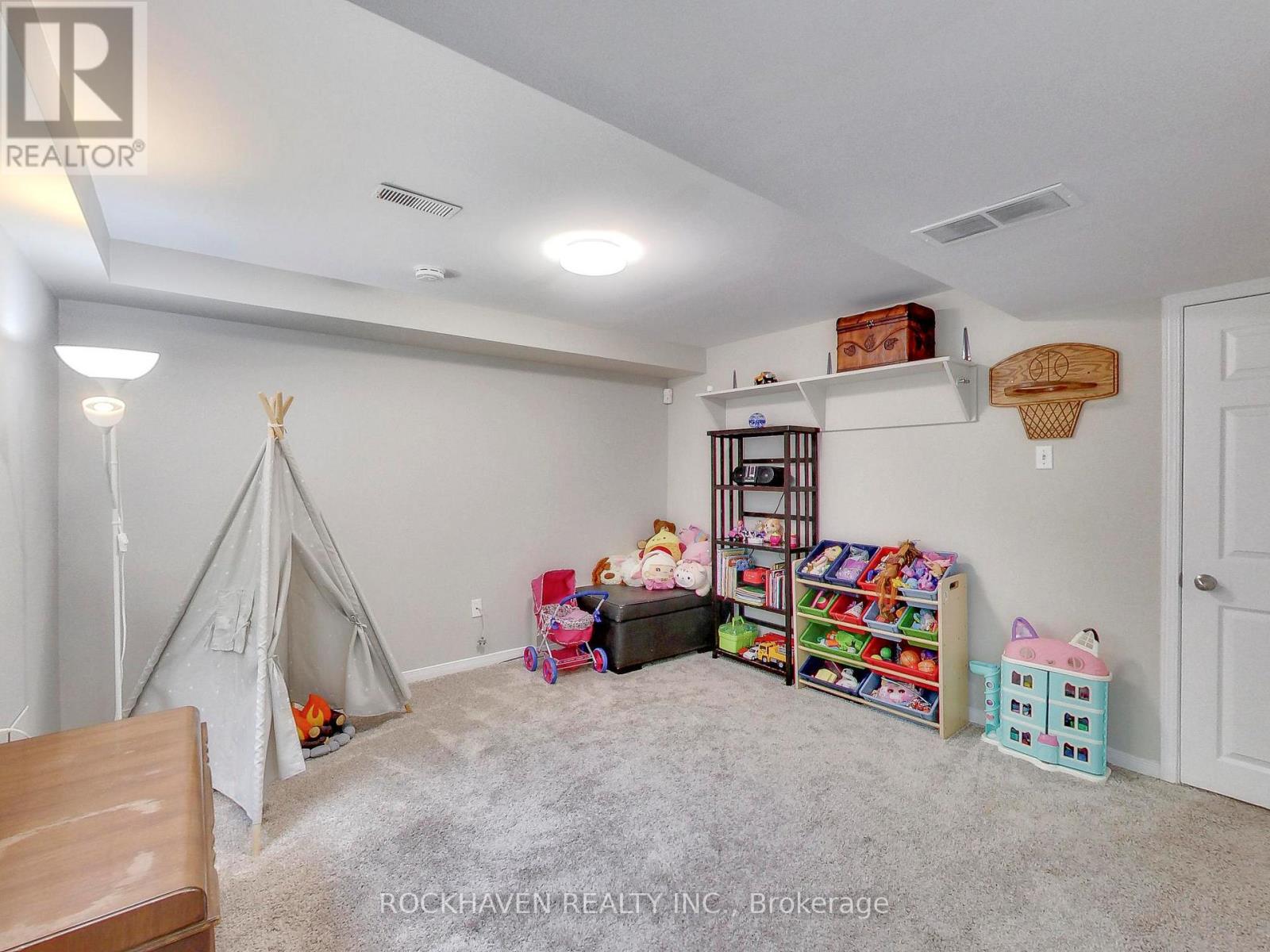 32 MAPLE AVENUE - 37