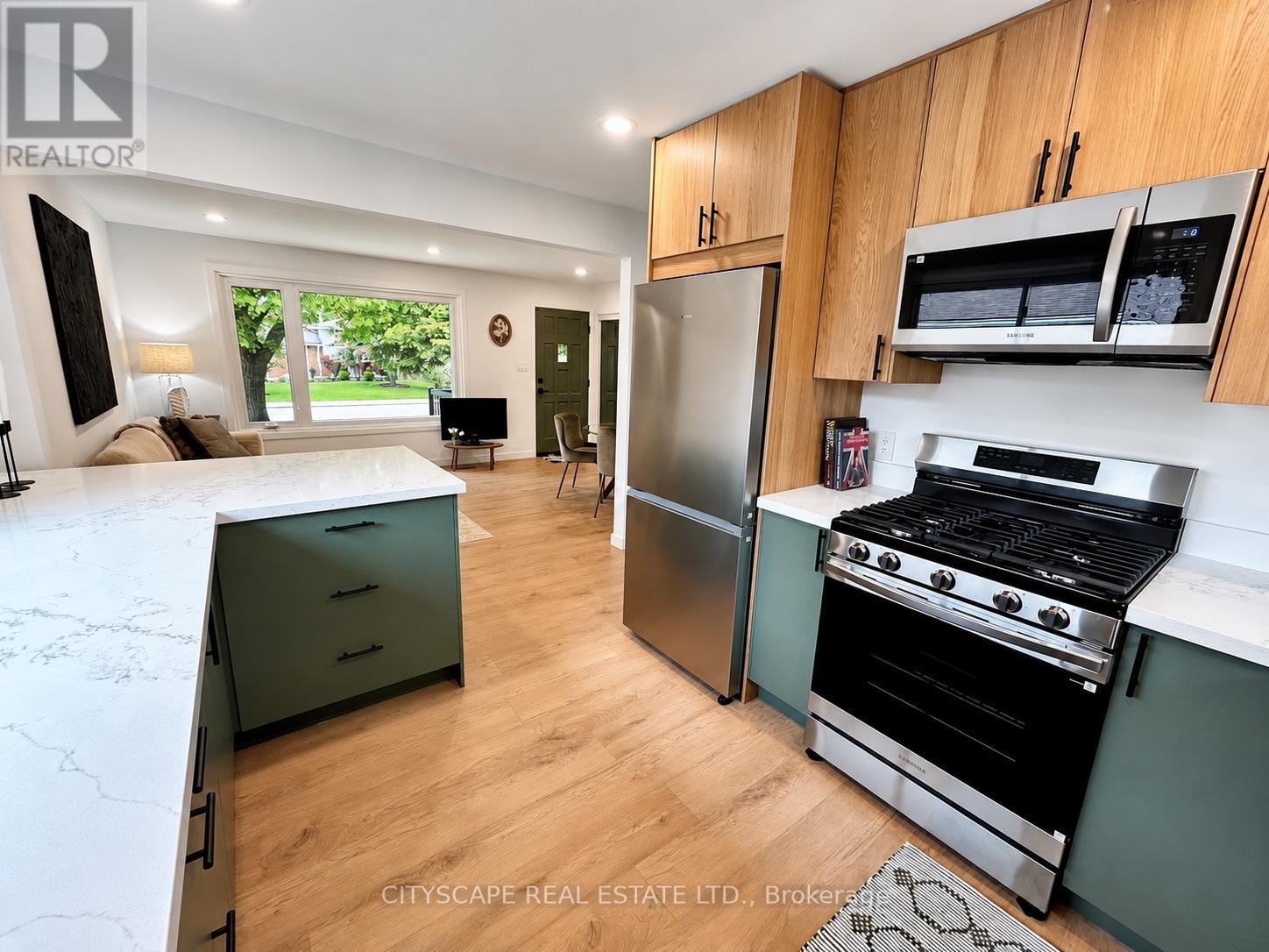 39 CAROUSEL AVENUE - 7