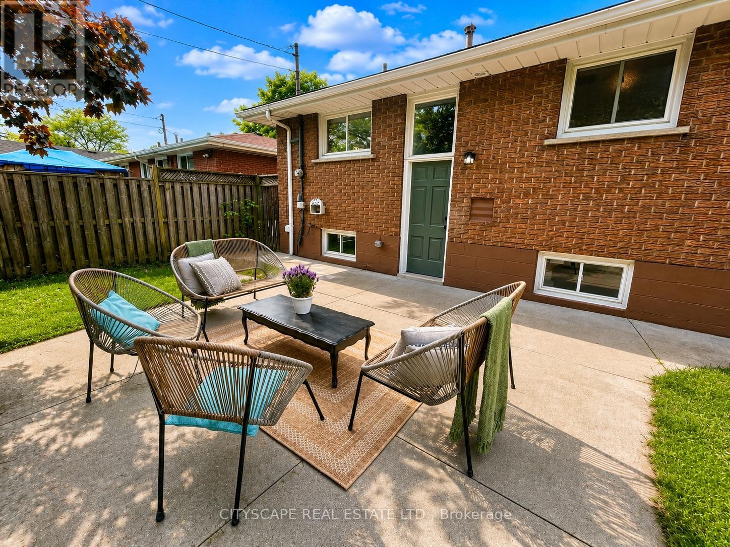 39 CAROUSEL AVENUE - 20