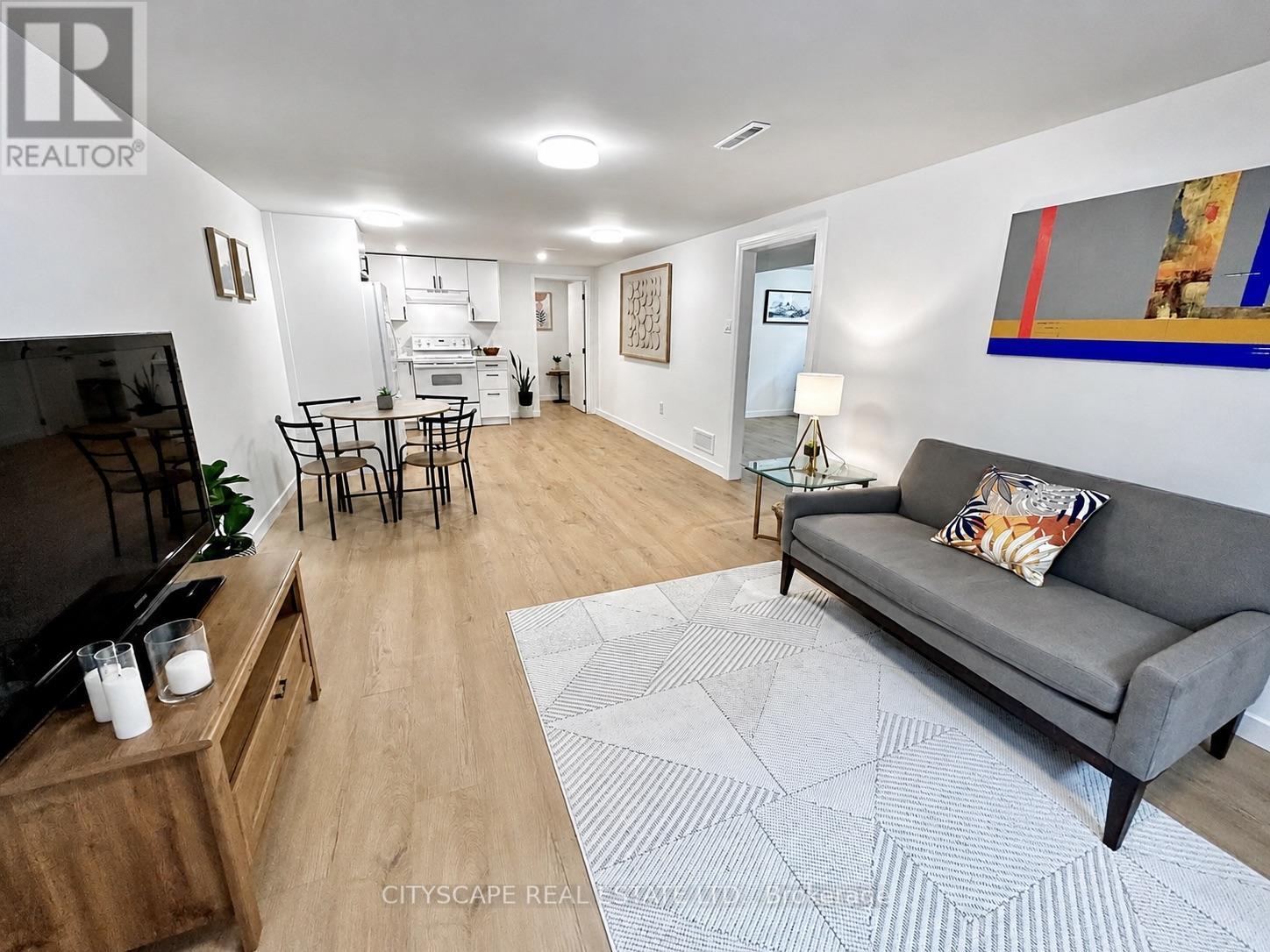 39 CAROUSEL AVENUE - 16