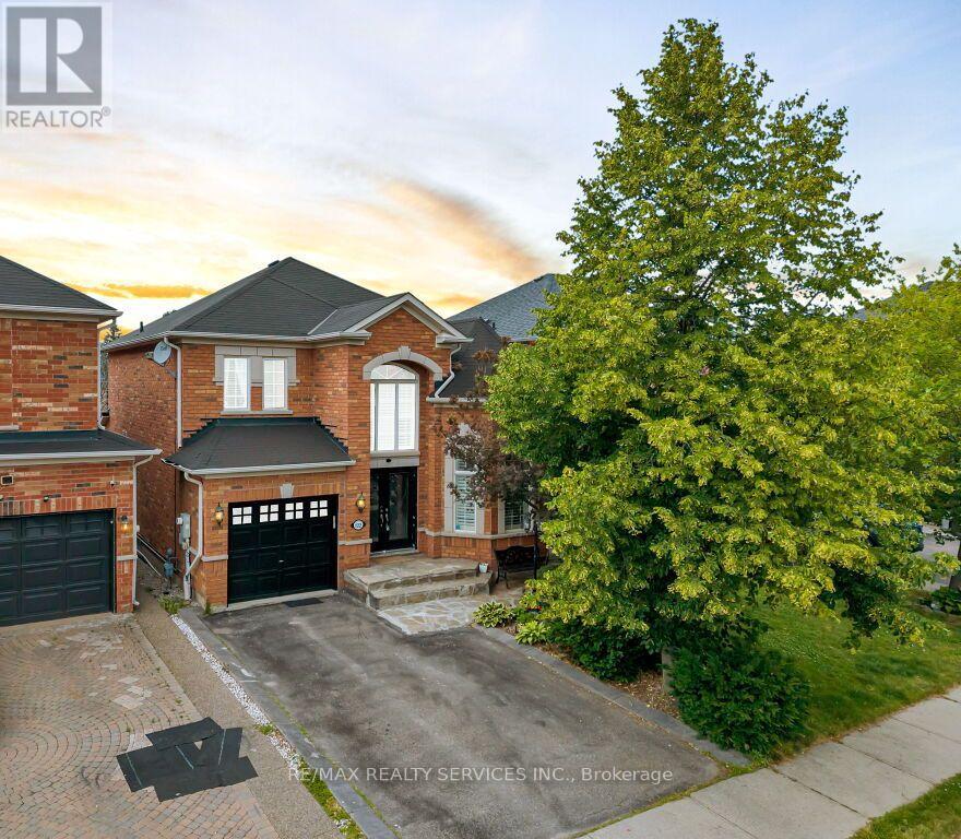 122 DELLS CRESCENT - 2