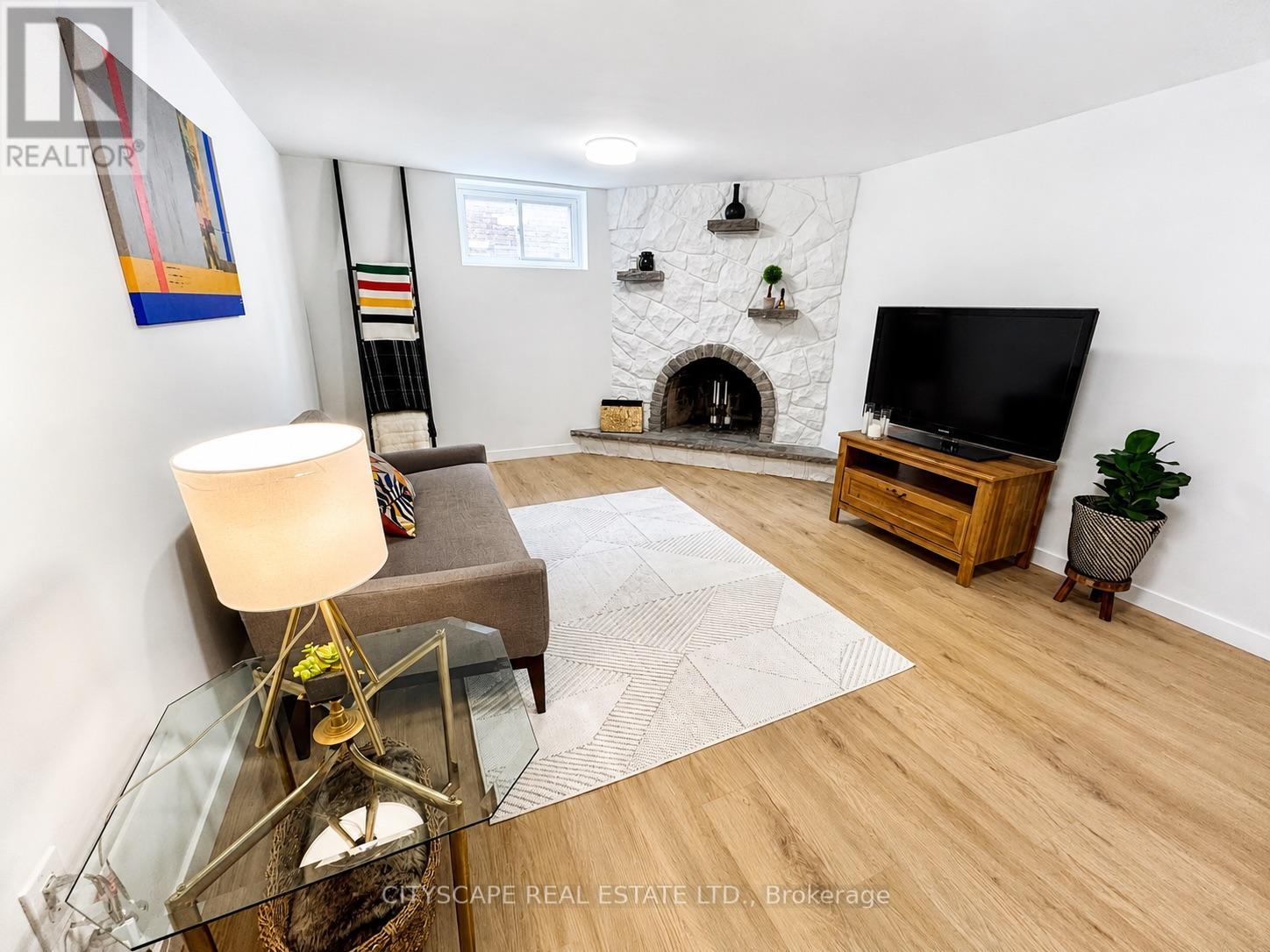 39 CAROUSEL AVENUE - 14