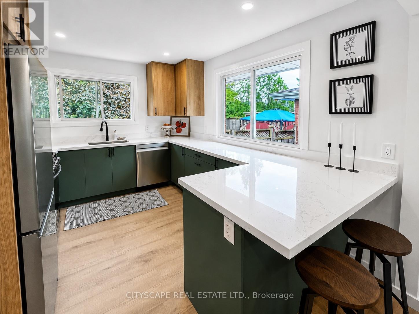 39 CAROUSEL AVENUE - 6