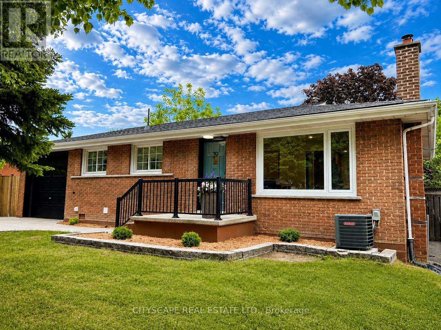 39 CAROUSEL AVENUE - 21