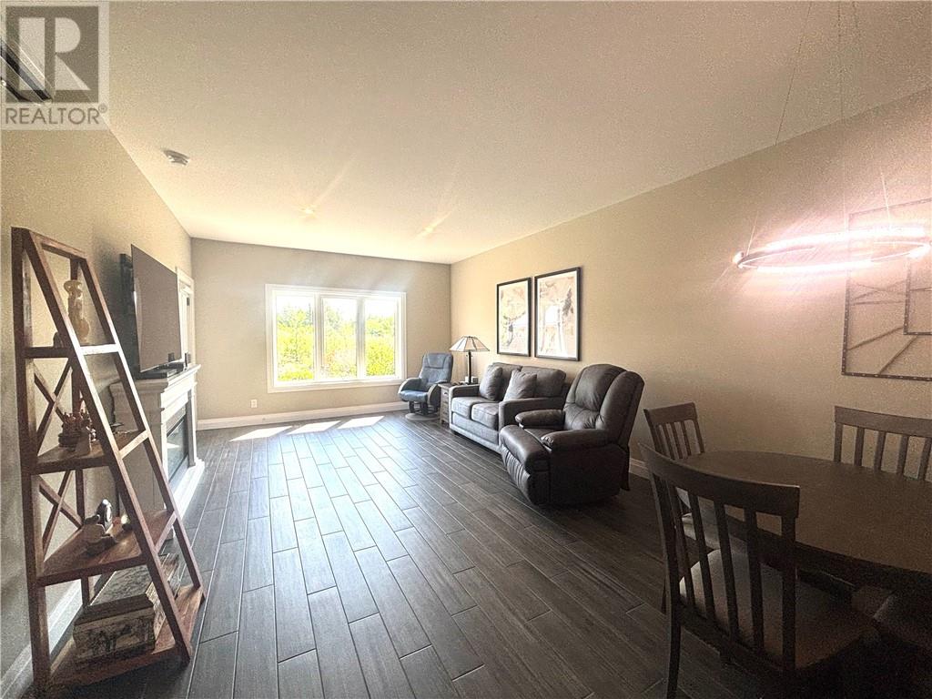 2512 Parkview Drive Unit# E16 - 14