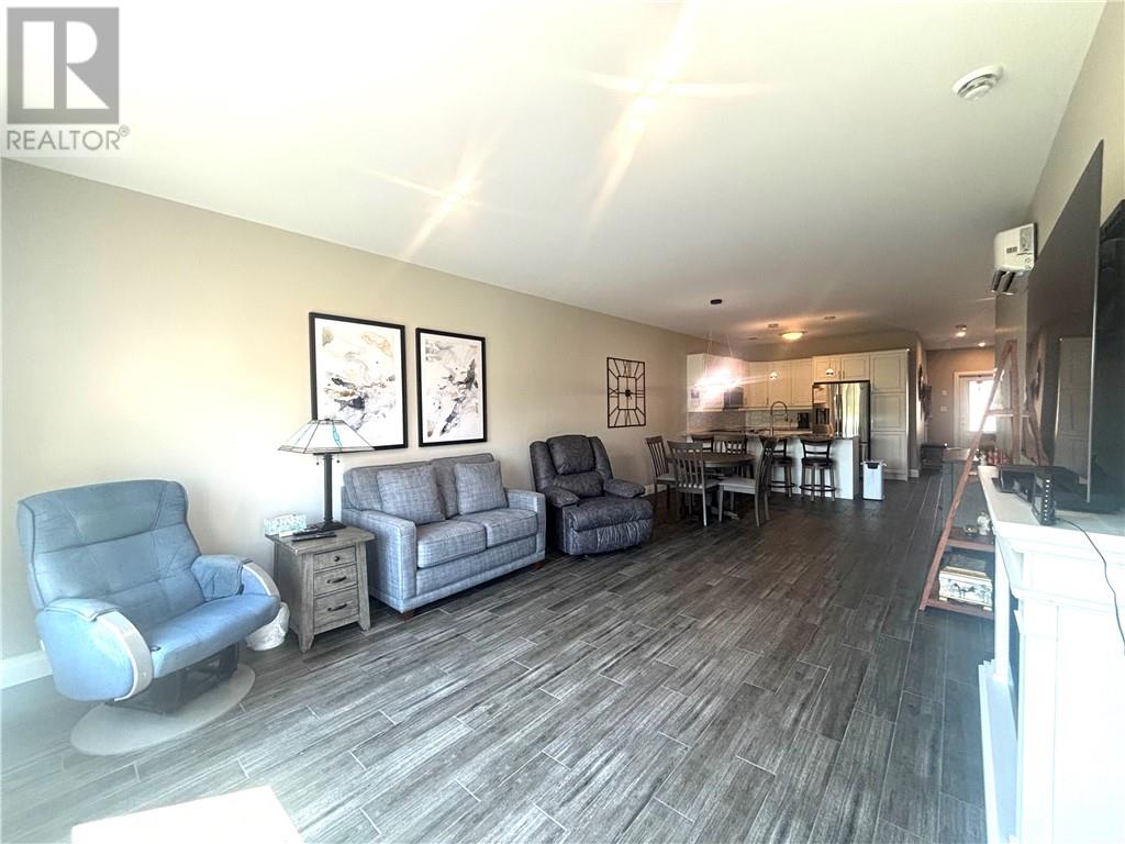2512 Parkview Drive Unit# E16 - 16