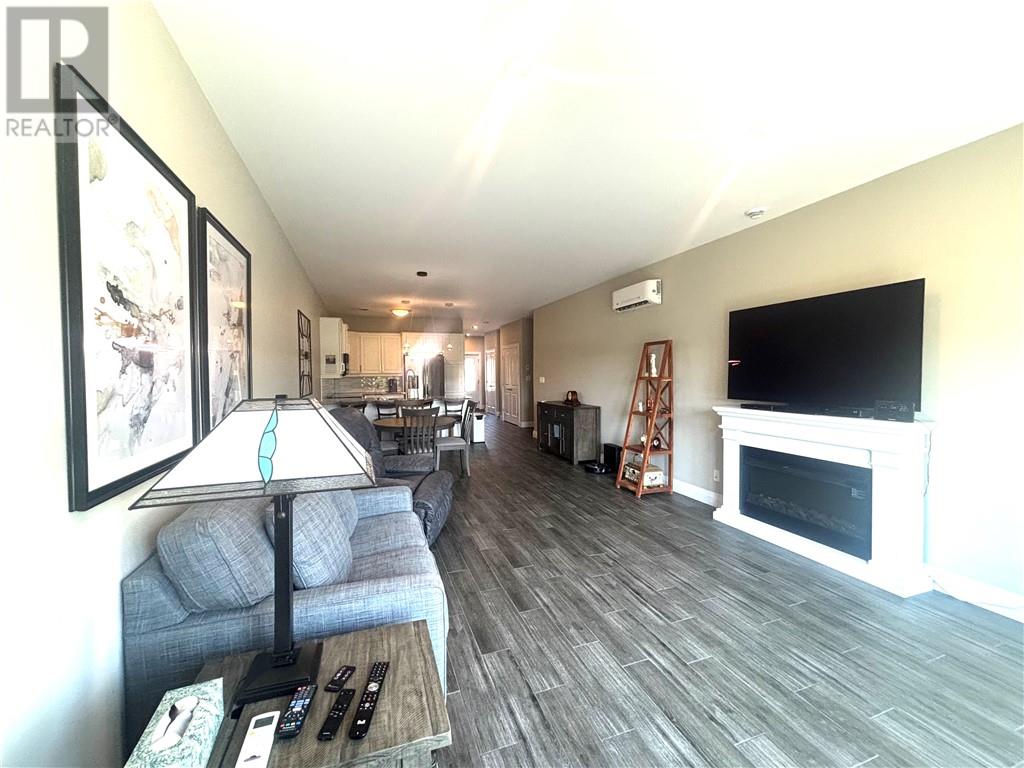 2512 Parkview Drive Unit# E16 - 17
