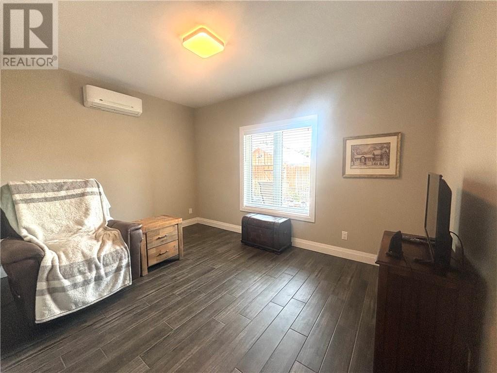 2512 Parkview Drive Unit# E16 - 19