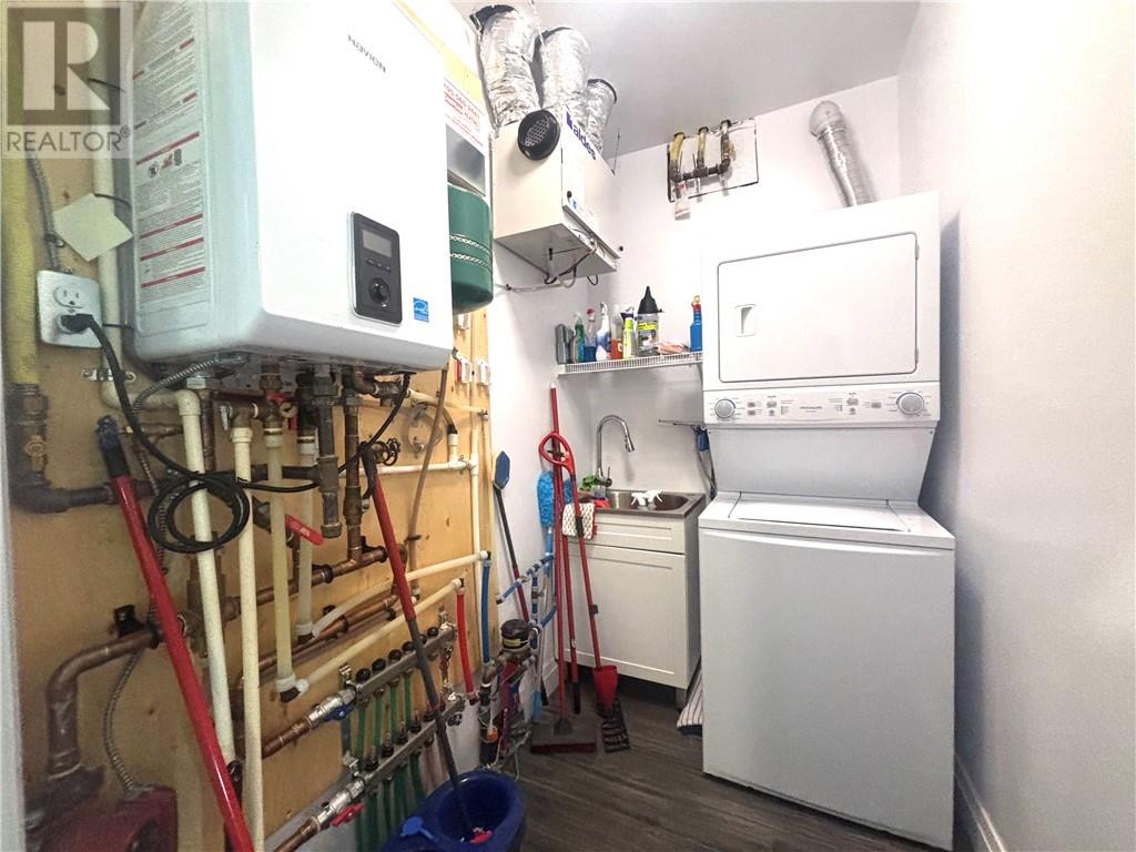 2512 Parkview Drive Unit# E16 - 22