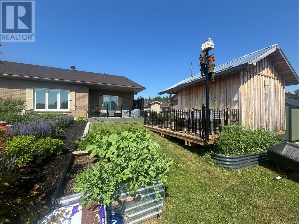 2512 Parkview Drive Unit# E16 - 27