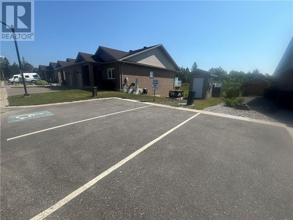 2512 Parkview Drive Unit# E16 - 32