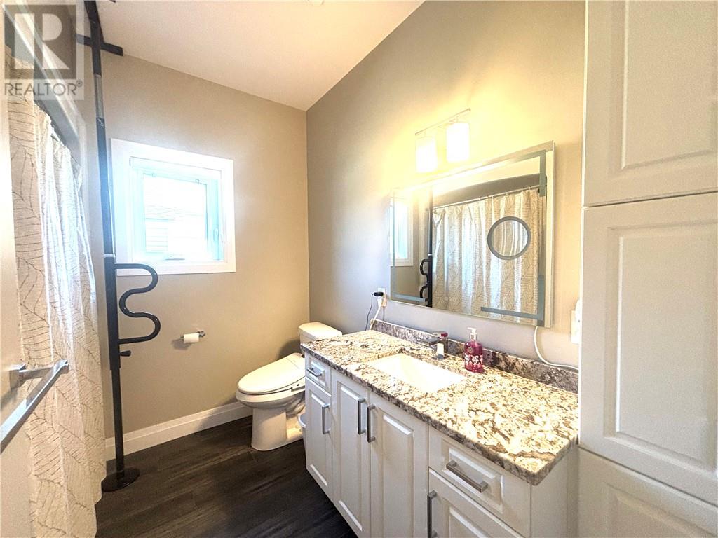 2512 Parkview Drive Unit# E16 - 8