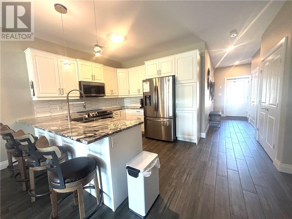 2512 Parkview Drive Unit# E16 - 9