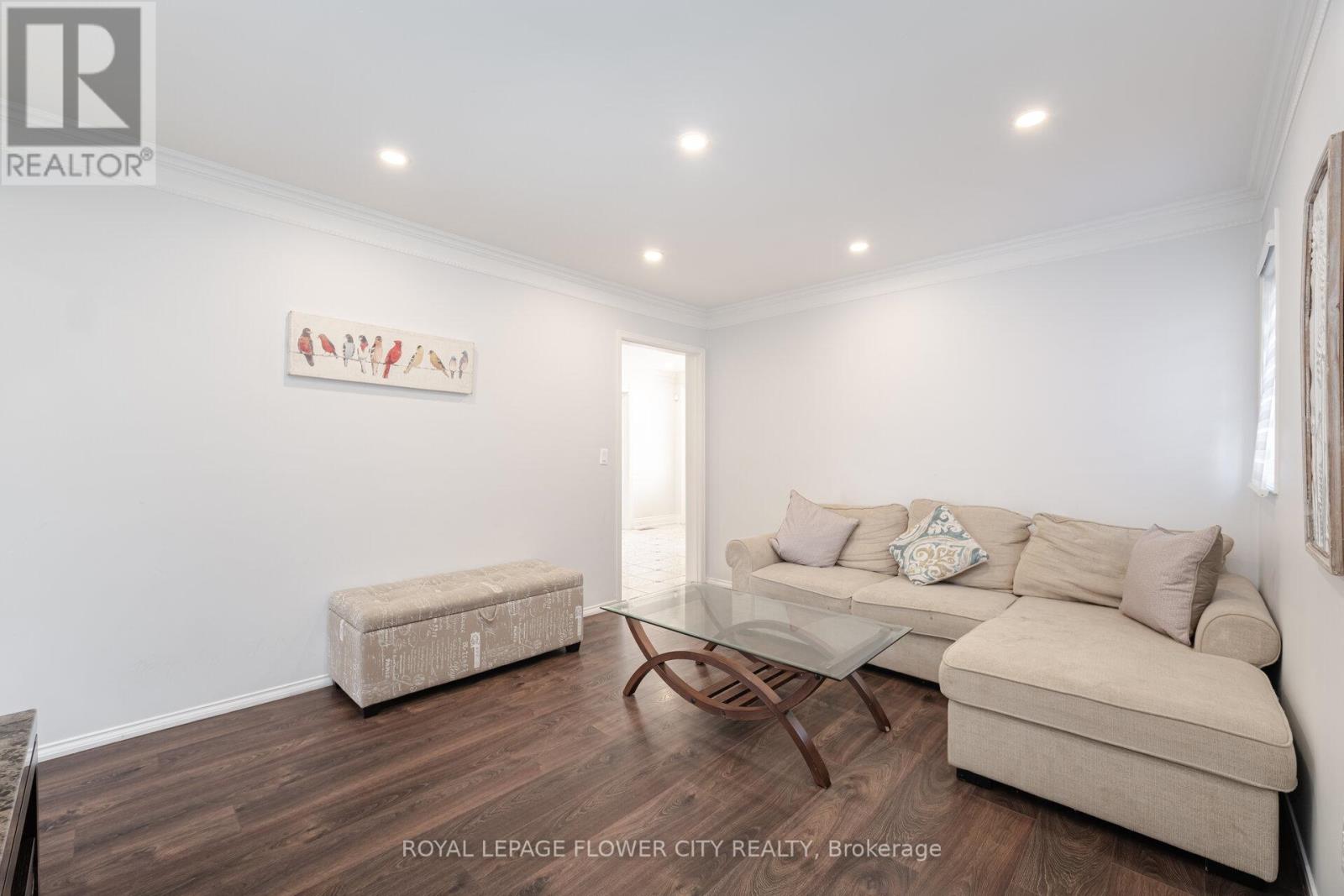 47 BURGBY AVENUE - 24