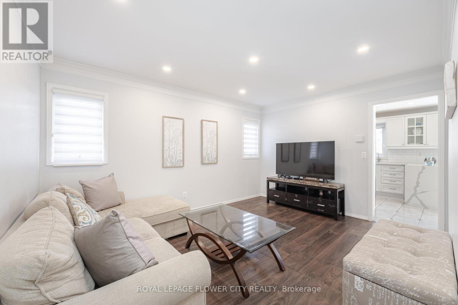 47 BURGBY AVENUE - 25