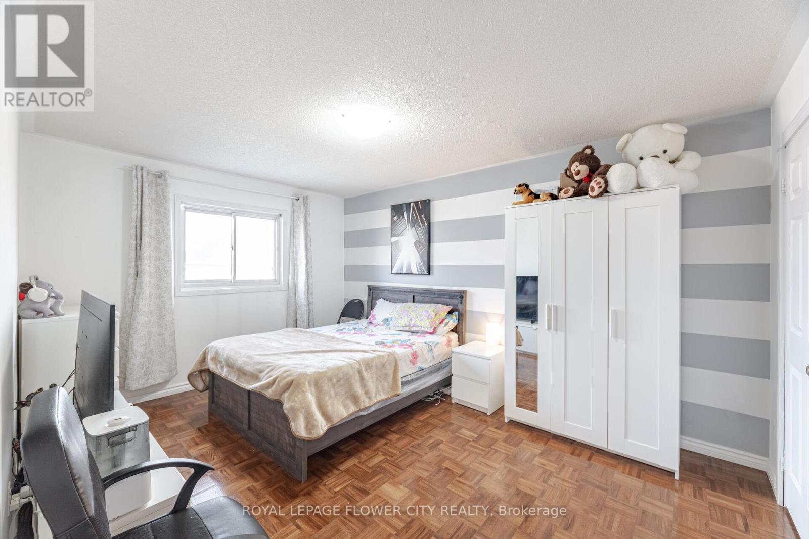 47 BURGBY AVENUE - 34