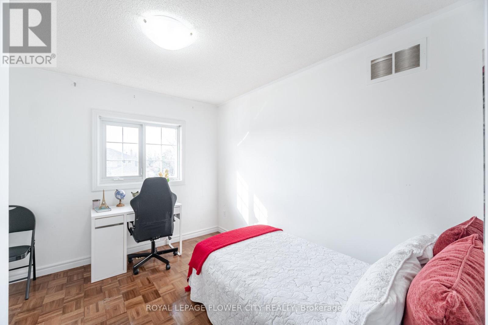 47 BURGBY AVENUE - 38