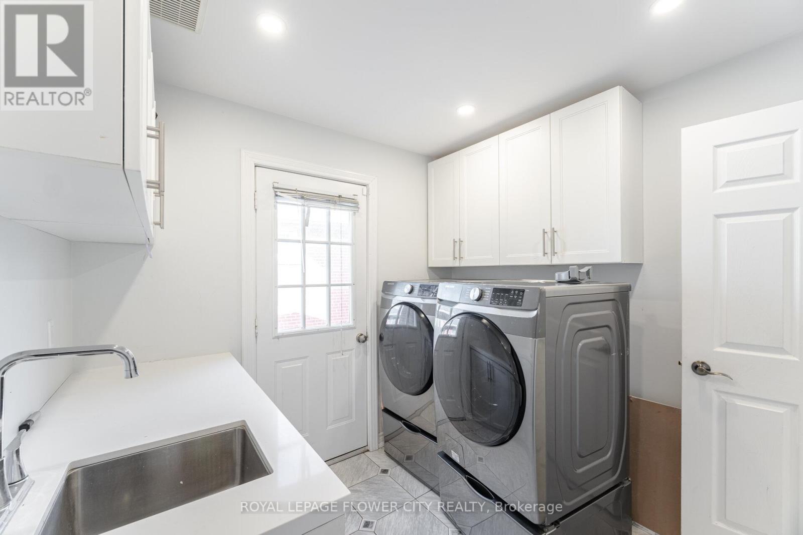 47 BURGBY AVENUE - 44