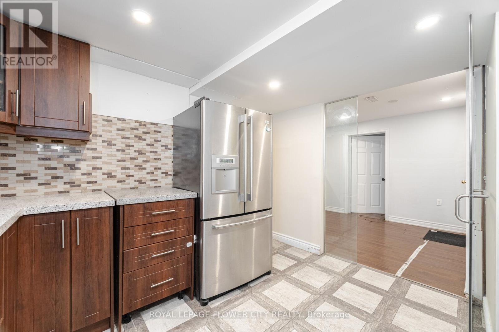 47 BURGBY AVENUE - 46