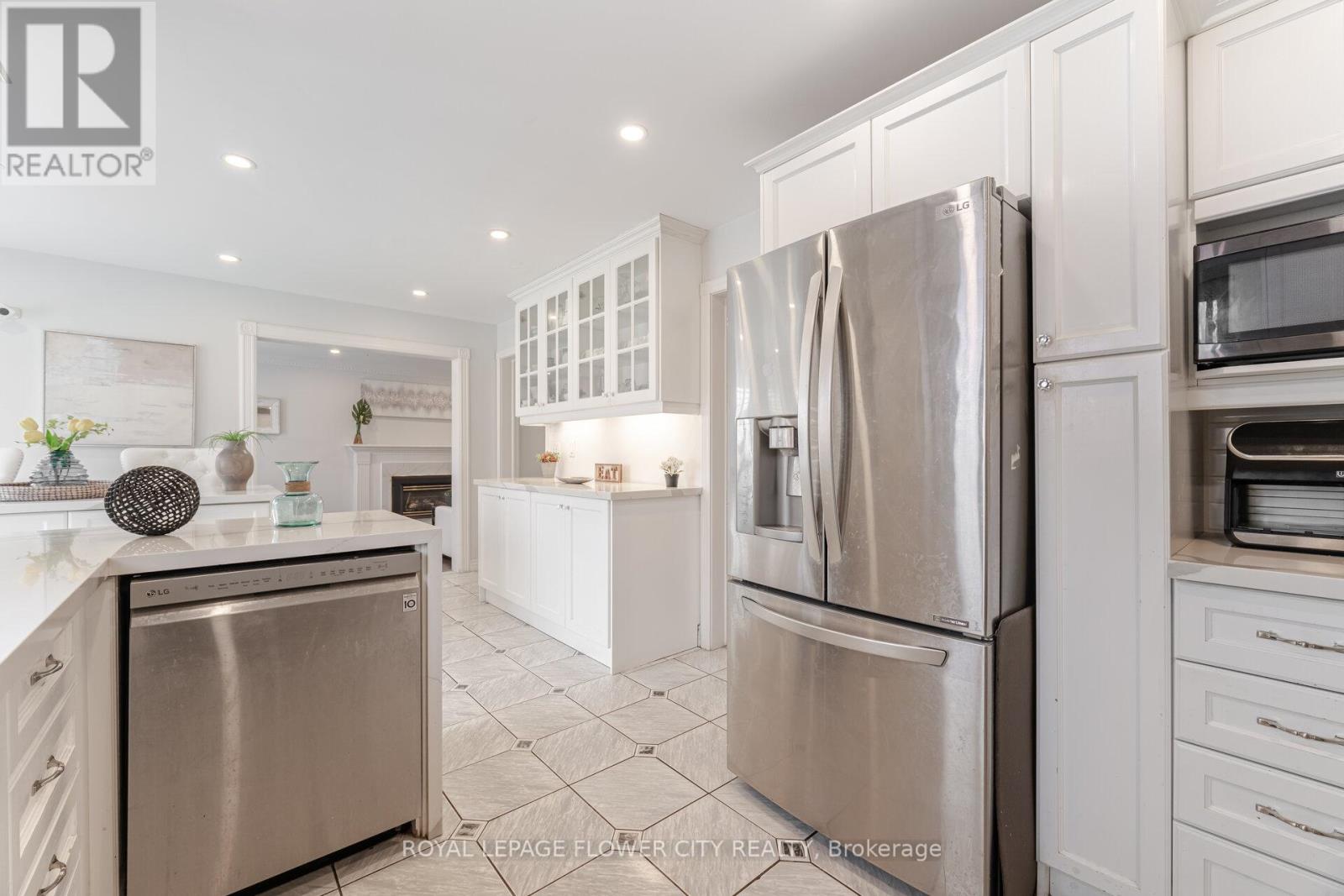 47 BURGBY AVENUE - 9