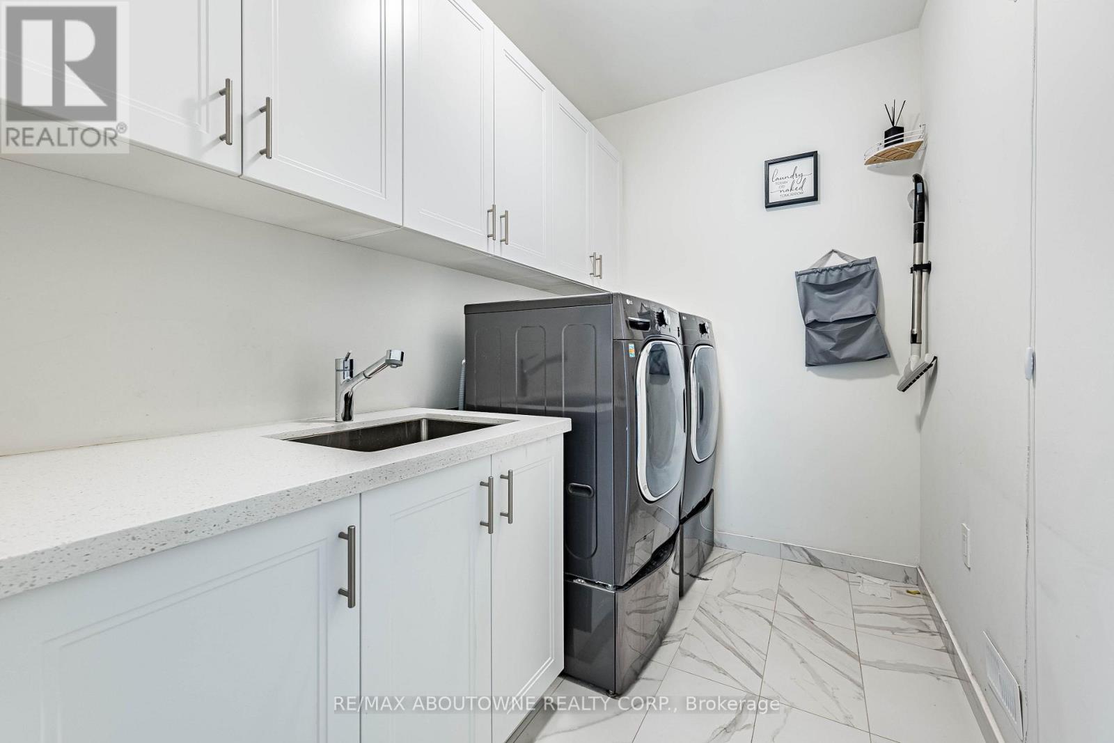 1217 IRONBRIDGE ROAD - 38