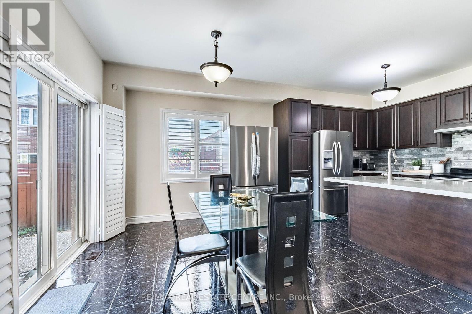 22 RED ASH COURT - 13