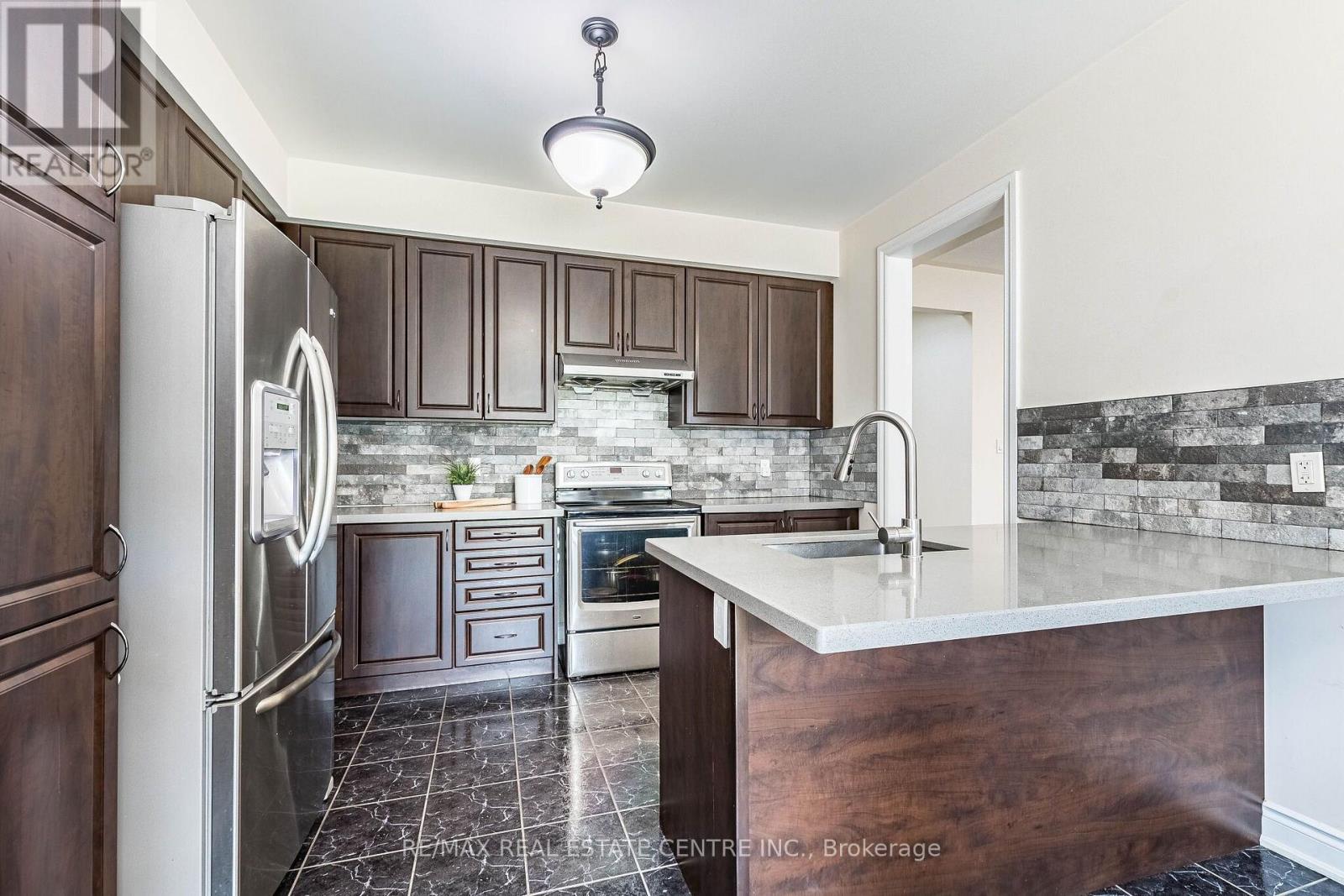 22 RED ASH COURT - 15
