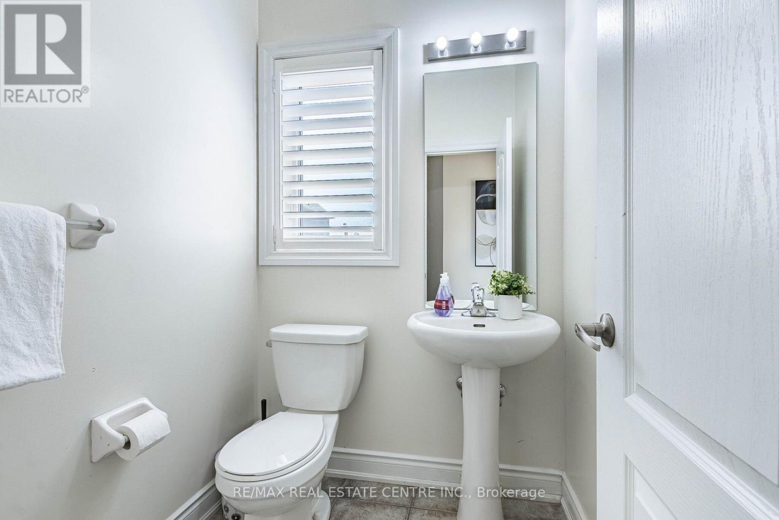 22 RED ASH COURT - 17