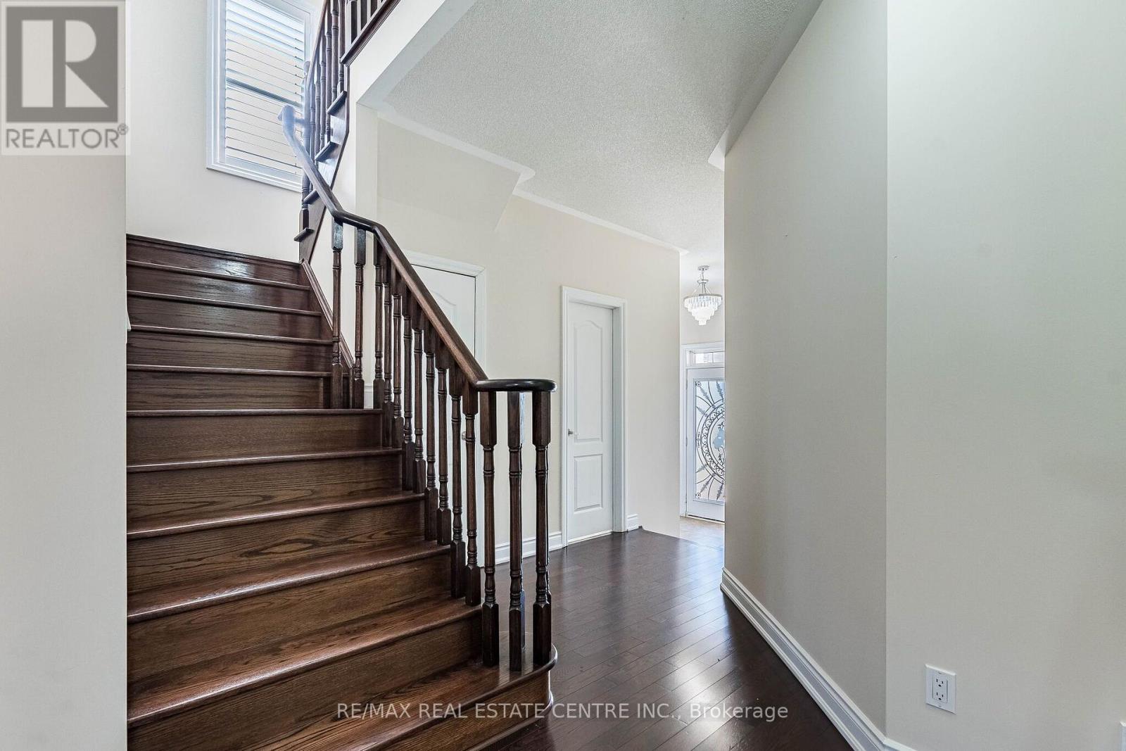 22 RED ASH COURT - 19