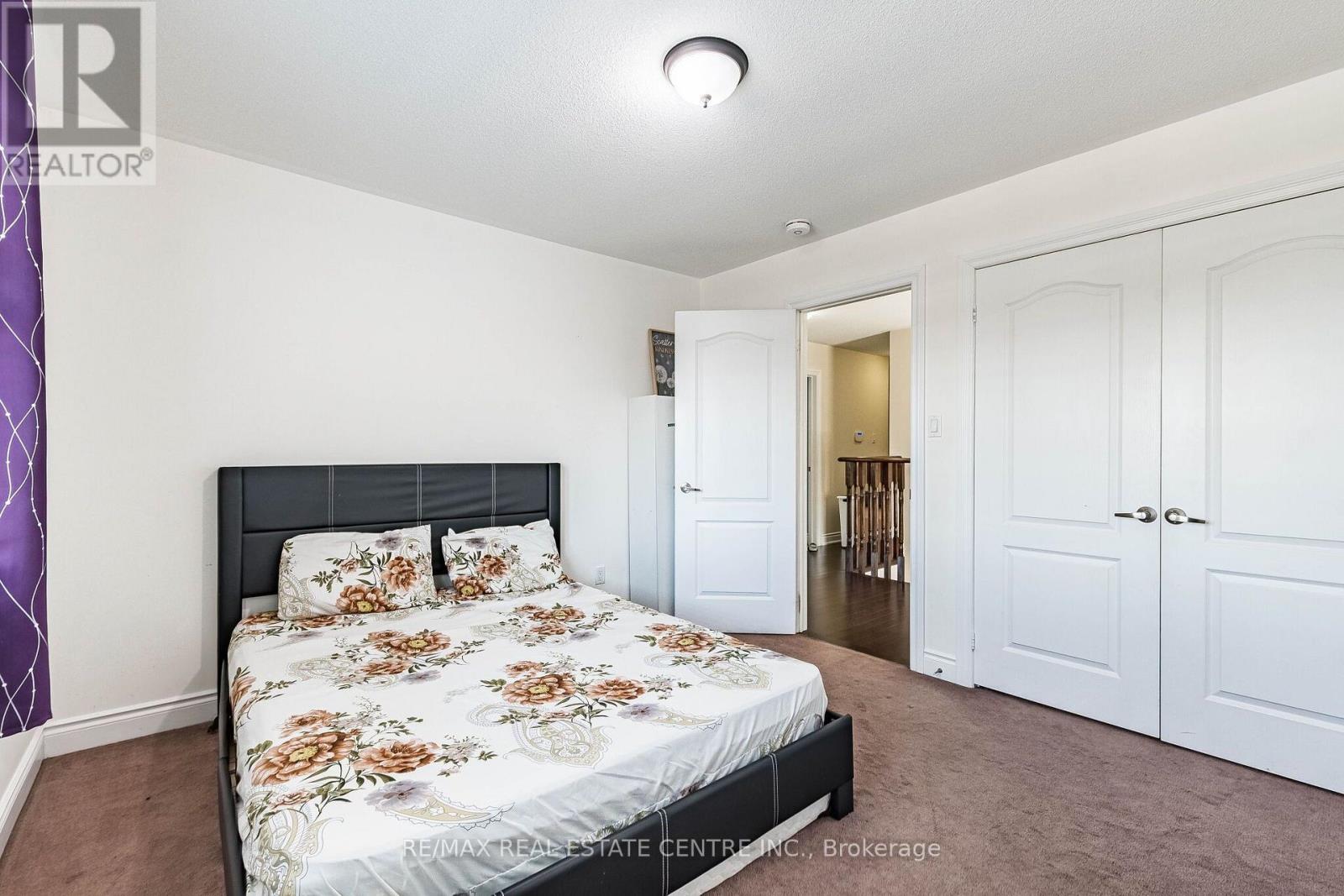 22 RED ASH COURT - 21
