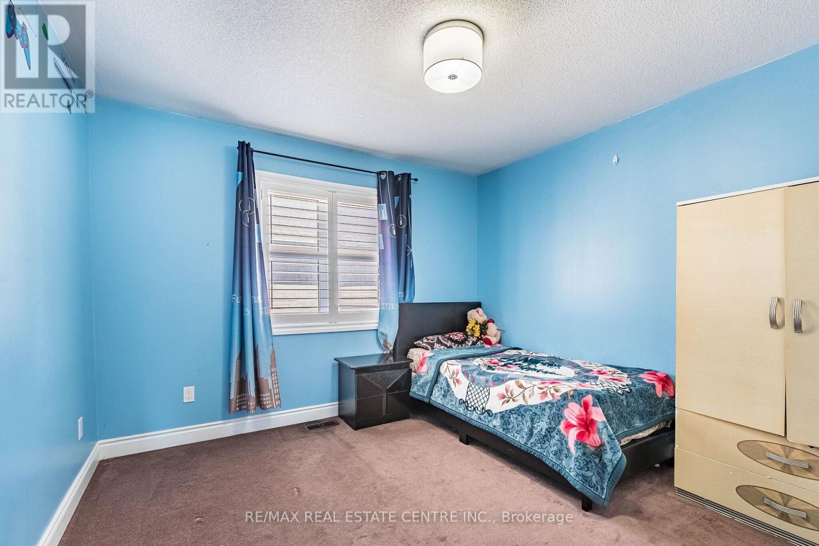 22 RED ASH COURT - 26