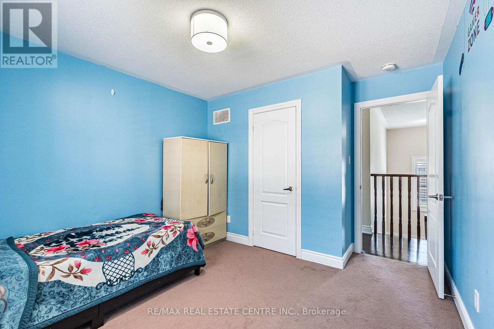 22 RED ASH COURT - 27