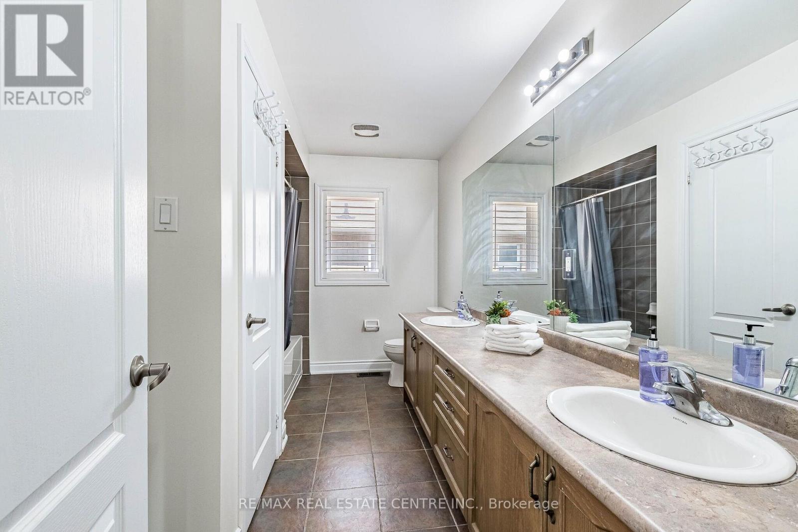 22 RED ASH COURT - 28